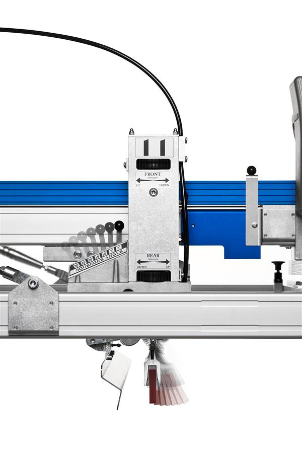 Tool-free angle adjustment